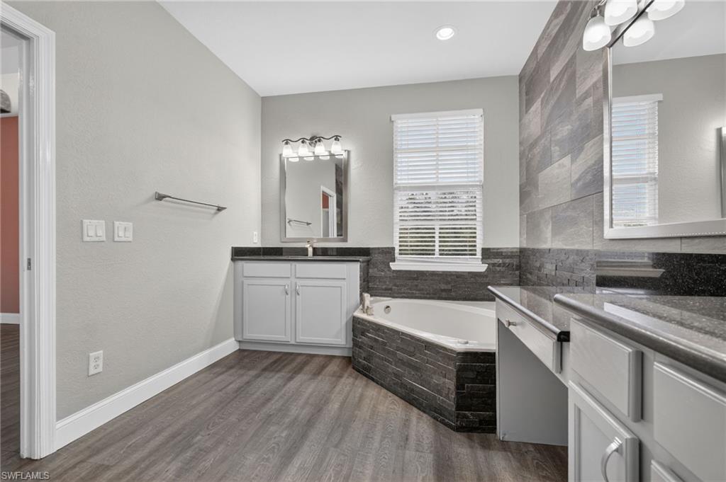 4048 Cherrybrook LOOP photo 22