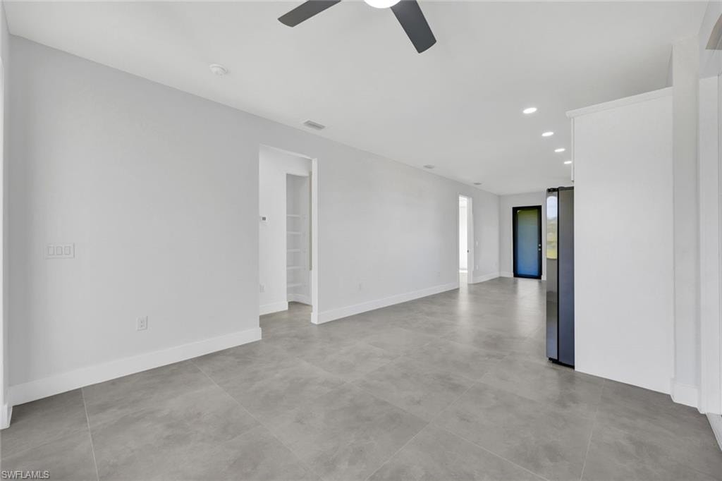 312 Progress AVE photo 11
