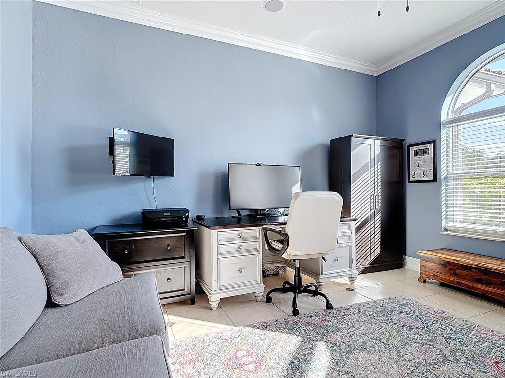 Den, office or extra bedroom