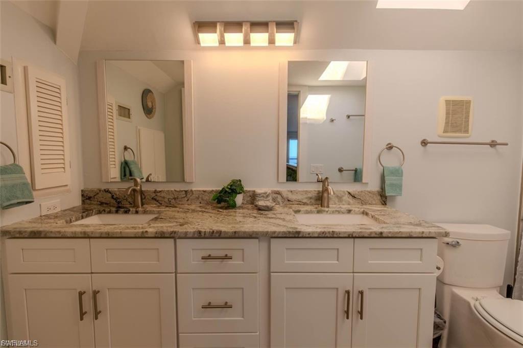 2nd Floor Main Bath