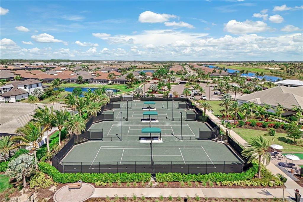 (4) Har Tru tennis courts
