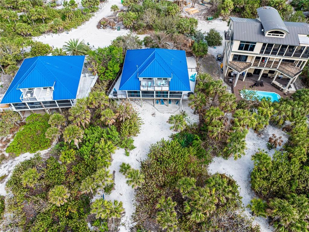 Walk from Beach to Duplex