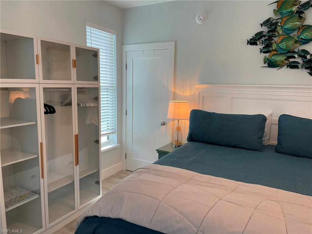 Main Bedroom 1st Floor with En Suite Full Bath