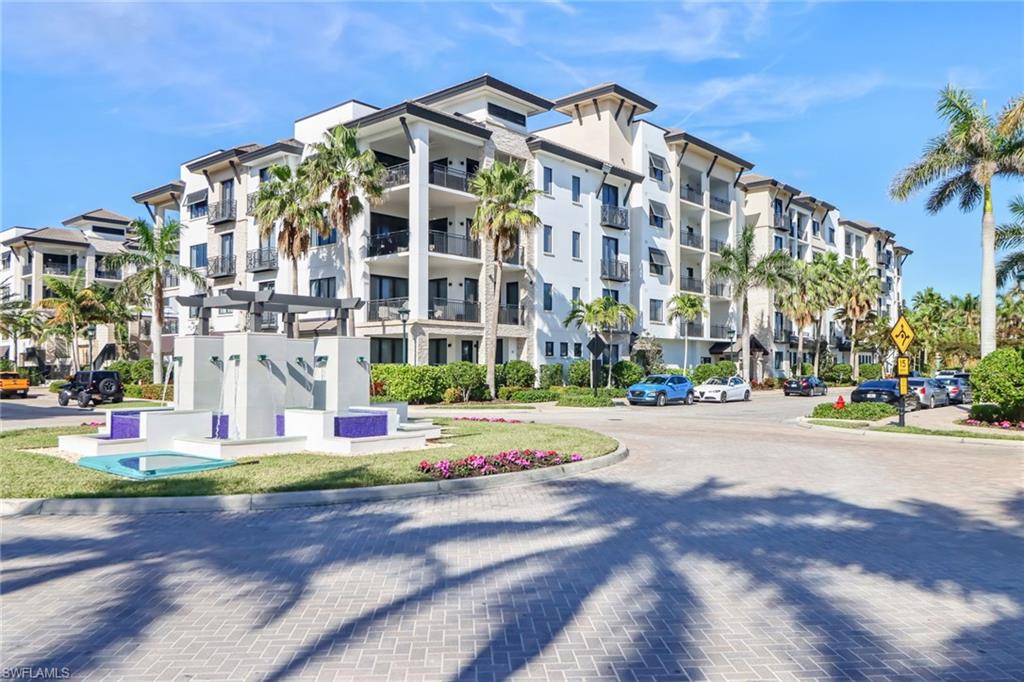 Naples Square