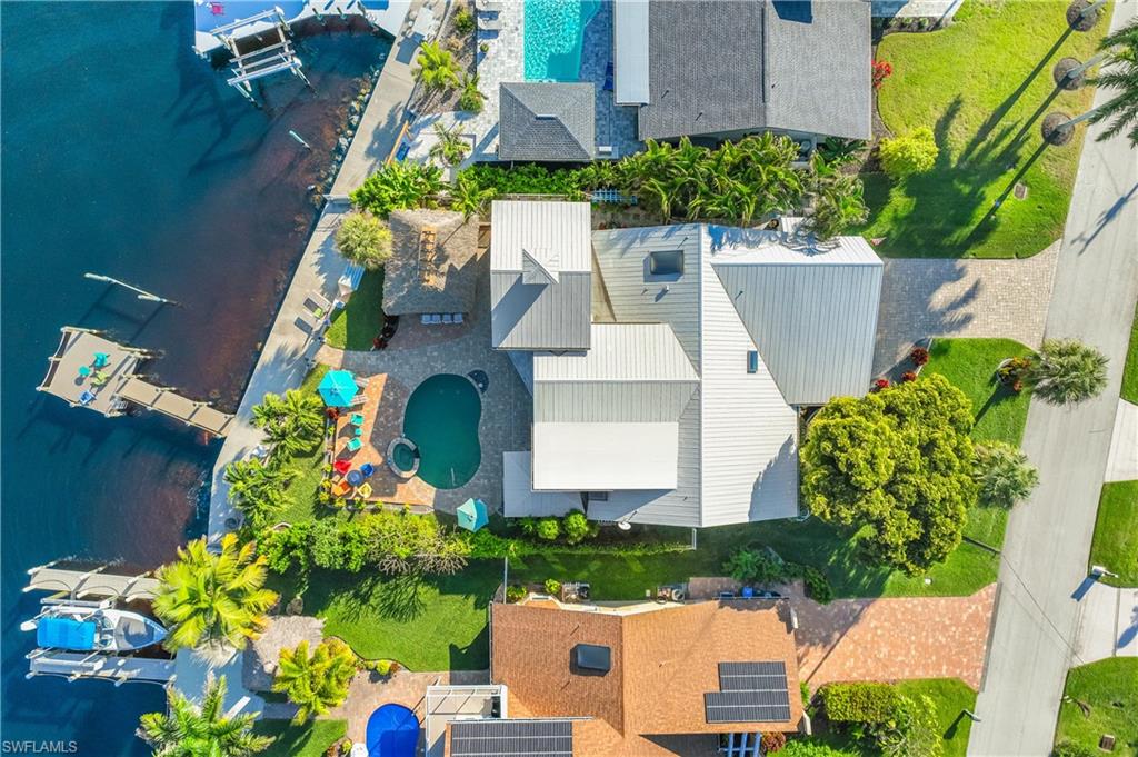Bird's eye view of a pool area