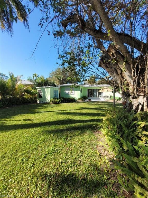 870 Forest AVE photo 18
