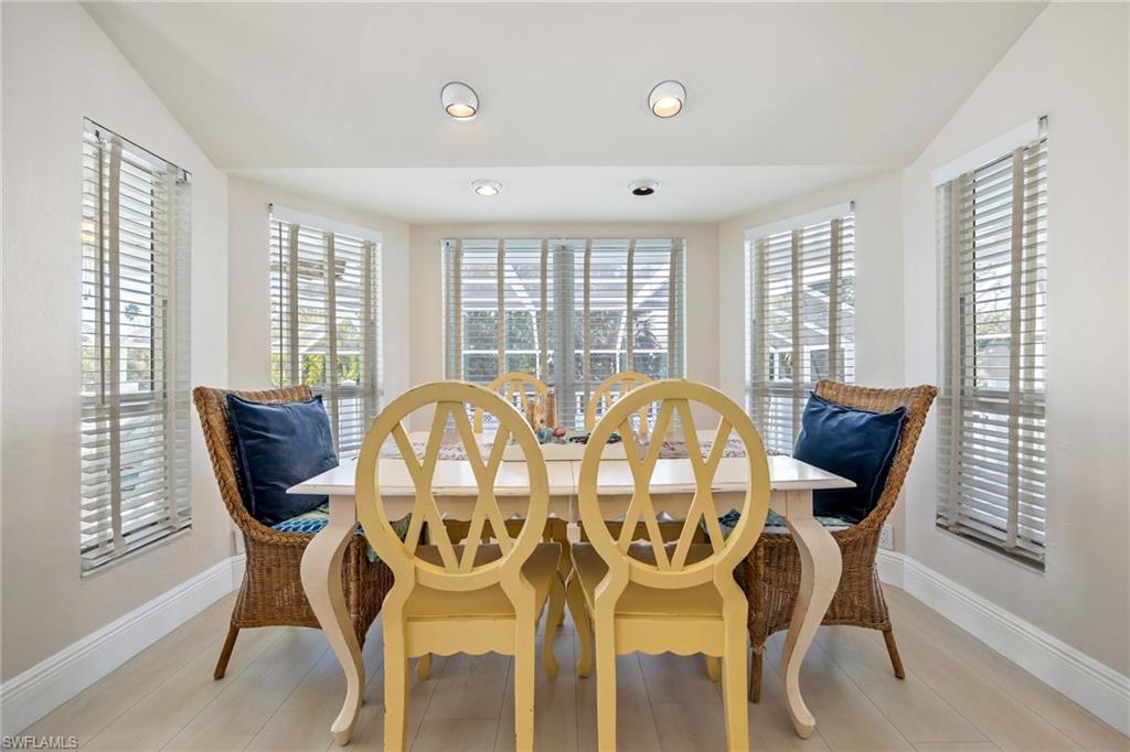 424 Lagoon DR photo 10