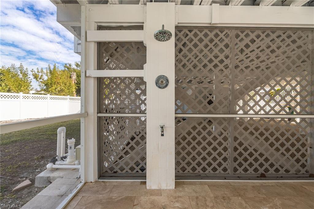 424 Lagoon DR photo 33
