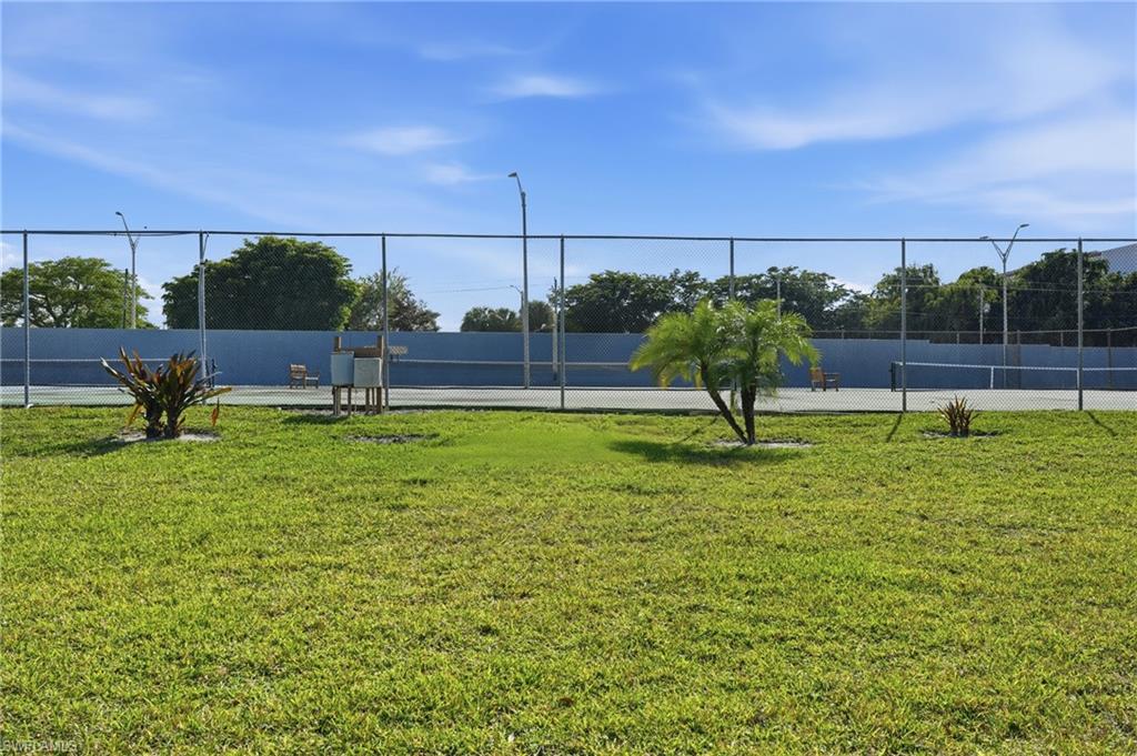 Tennis/pickleball ct