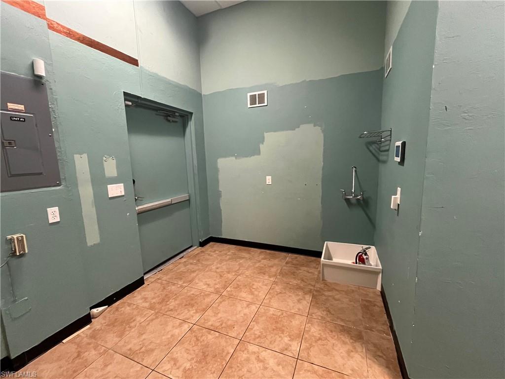 Mop sink
