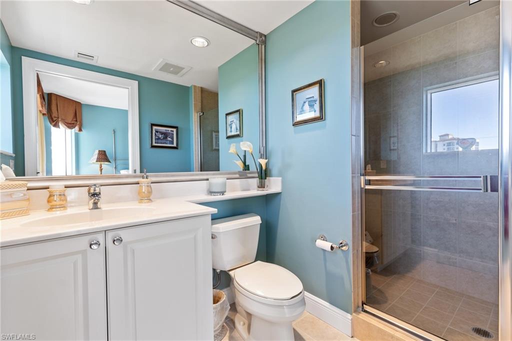 Guest Bath EN-Suite