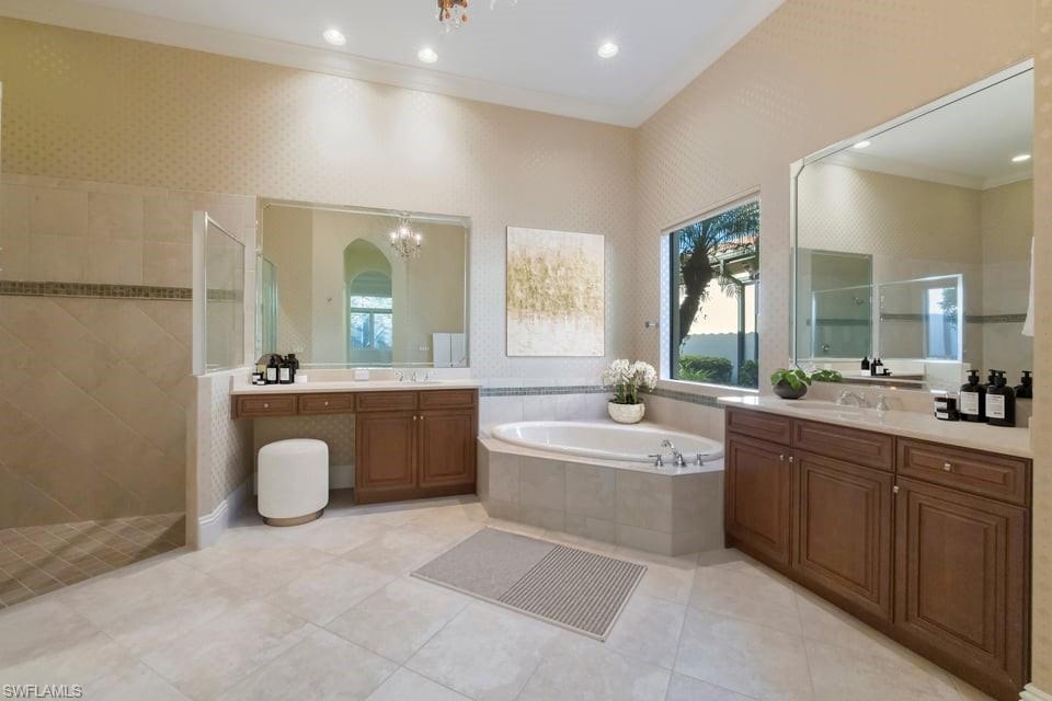 Owner's bathroom