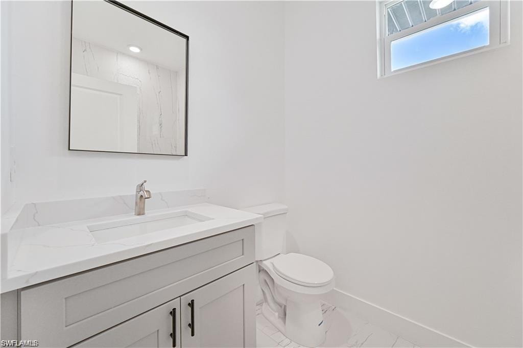 2045 Carver AVE photo 18