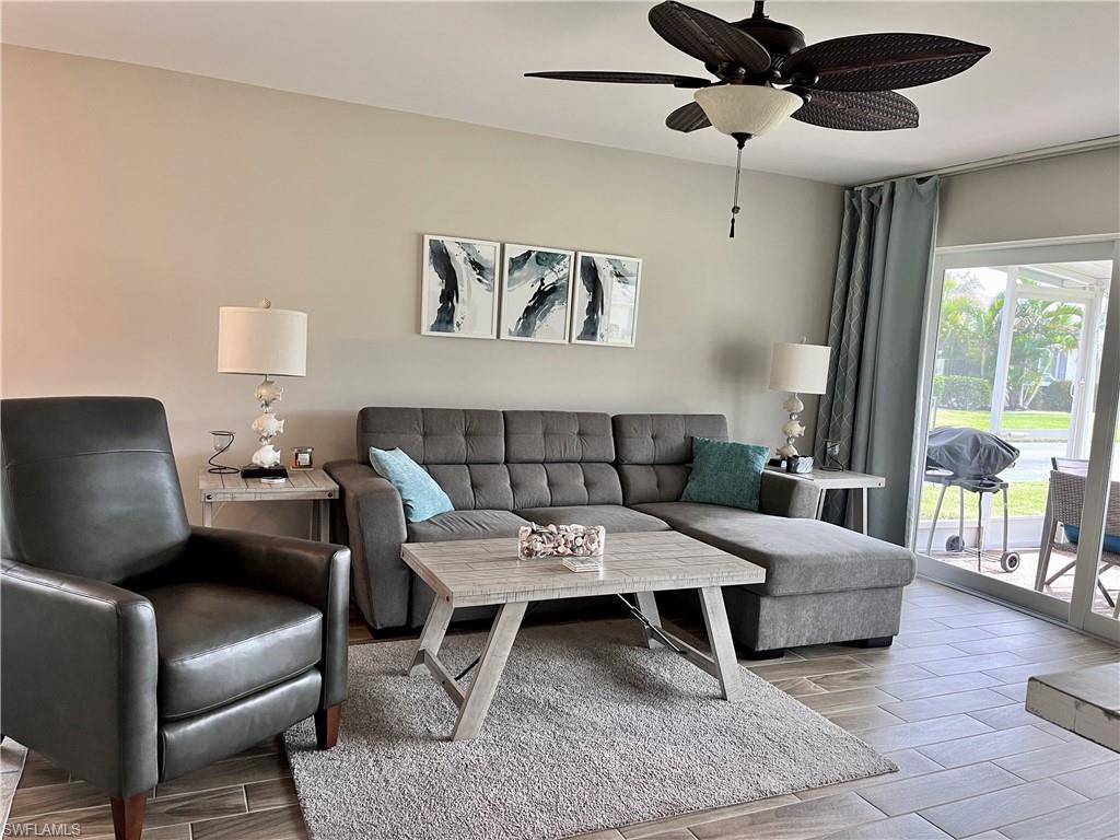 Large Living with a queen pull out sofa and recliner