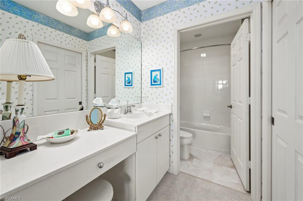 Bathroom II Suite