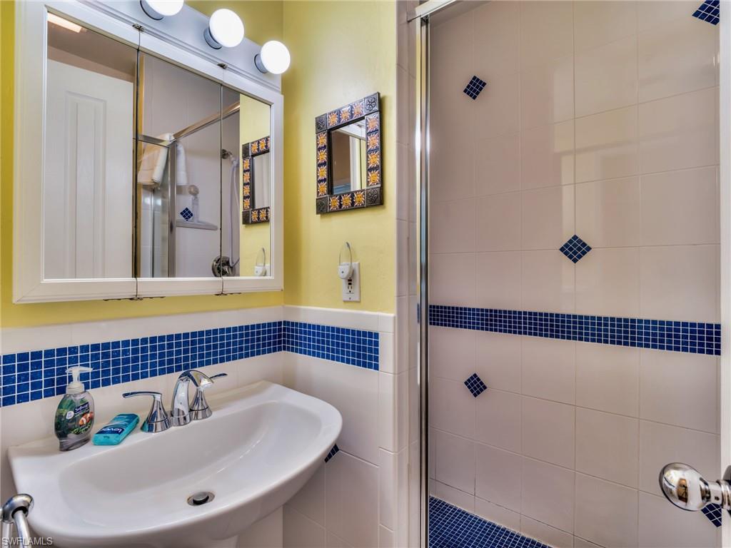 Main floor guest bath