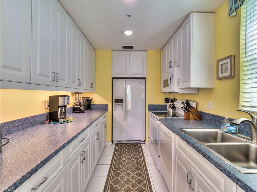 Well equipped kitchen
