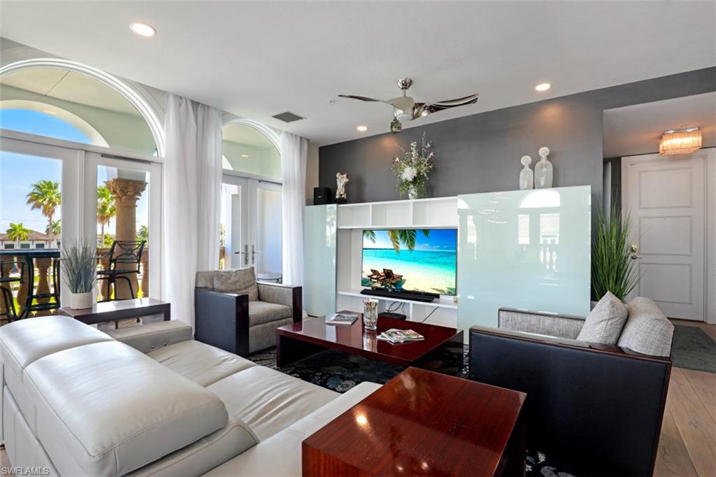 900 5th AVE S 303