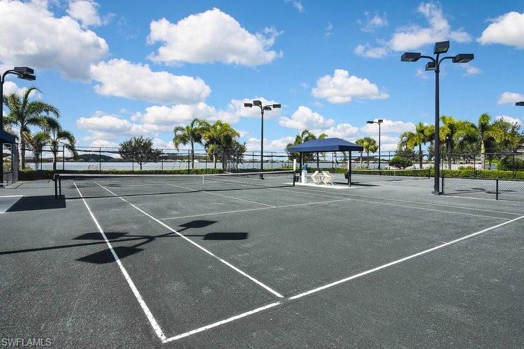 5 Community Clay Tennis Courts