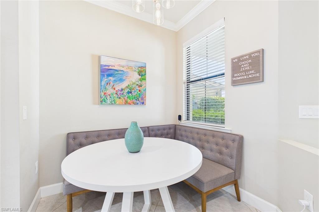 Banquette & Dining Table