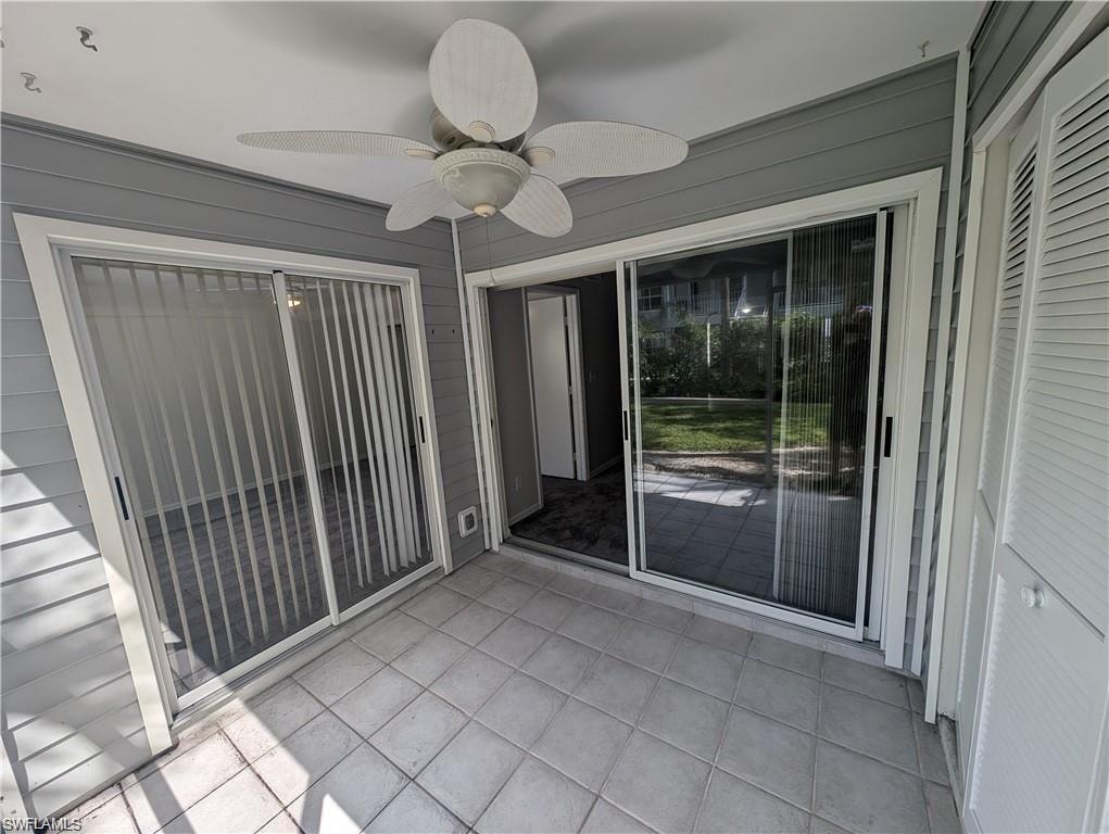 Screened lanai area, with washer & dryer closet