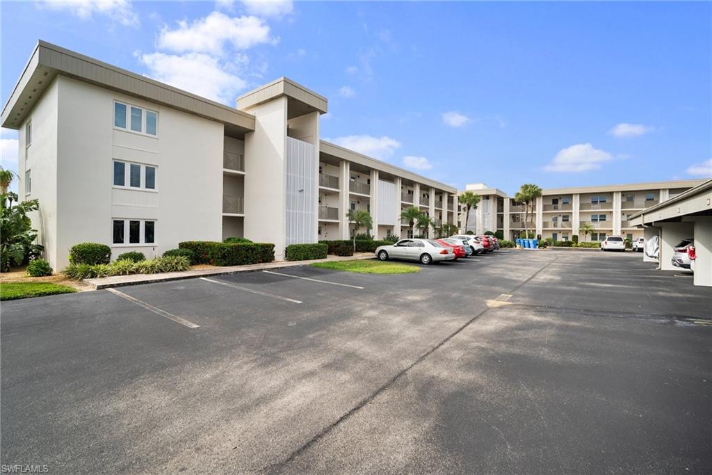 6102 Augusta DR 302 photo 17
