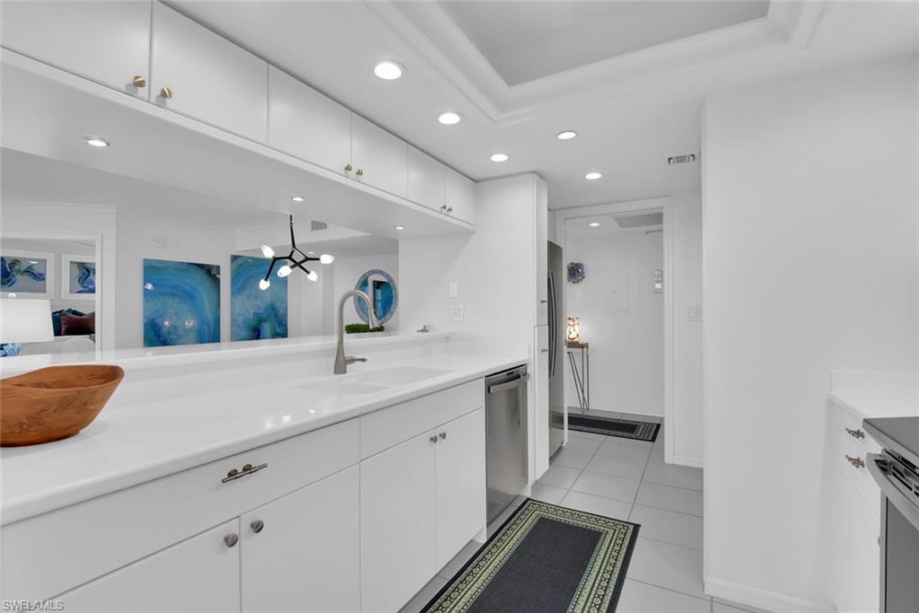 6101 Pelican Bay BLVD 1805 photo 13