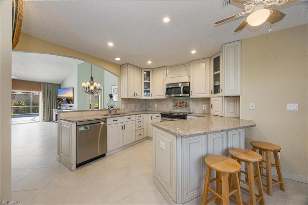 4198 Royal Wood BLVD photo 6