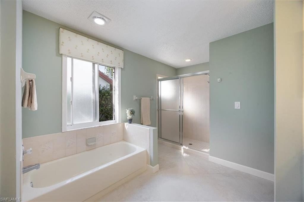 4198 Royal Wood BLVD photo 17