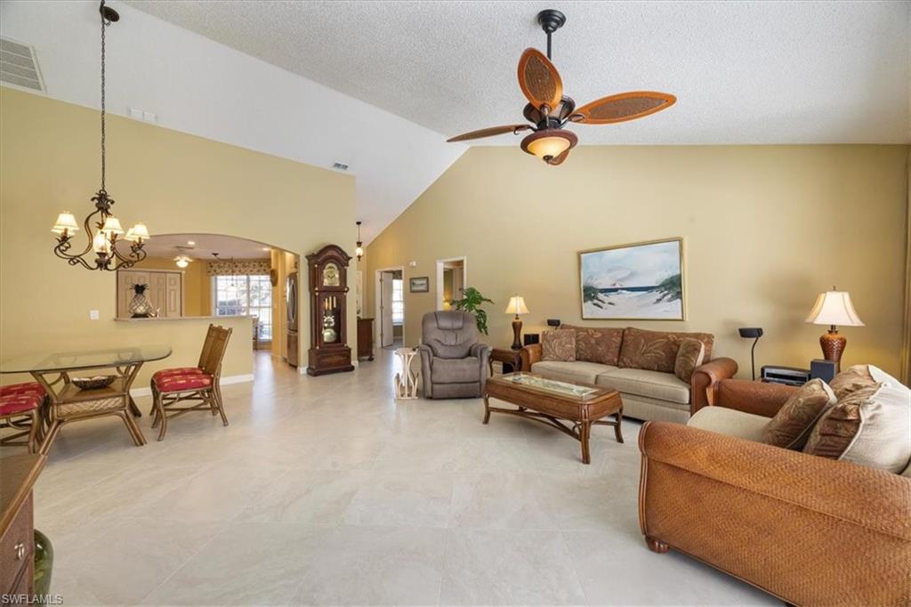 4198 Royal Wood BLVD photo 8