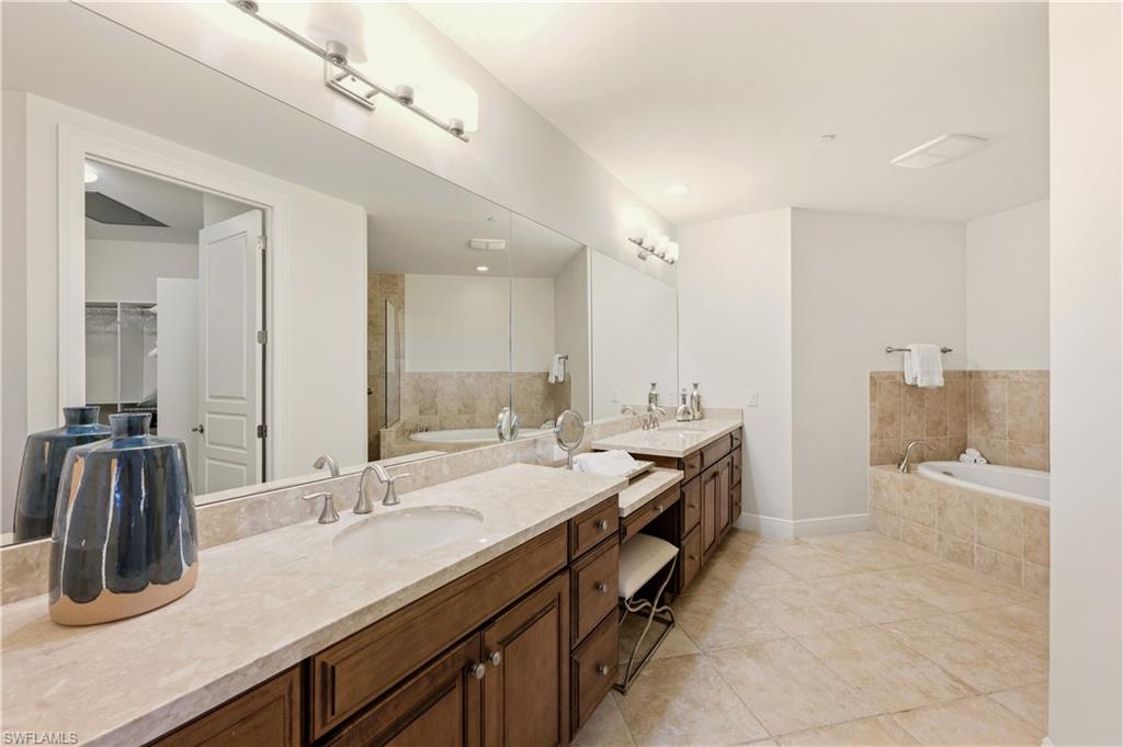 2555 Marquesa Royale LN 1-302 photo 30