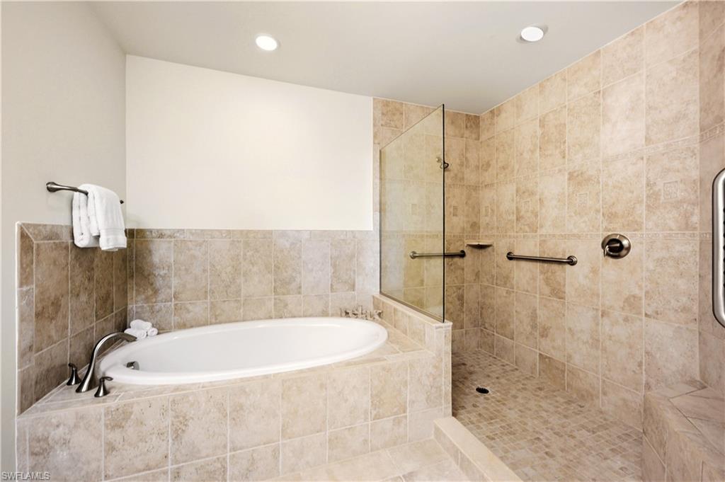 2555 Marquesa Royale LN 1-302 photo 31
