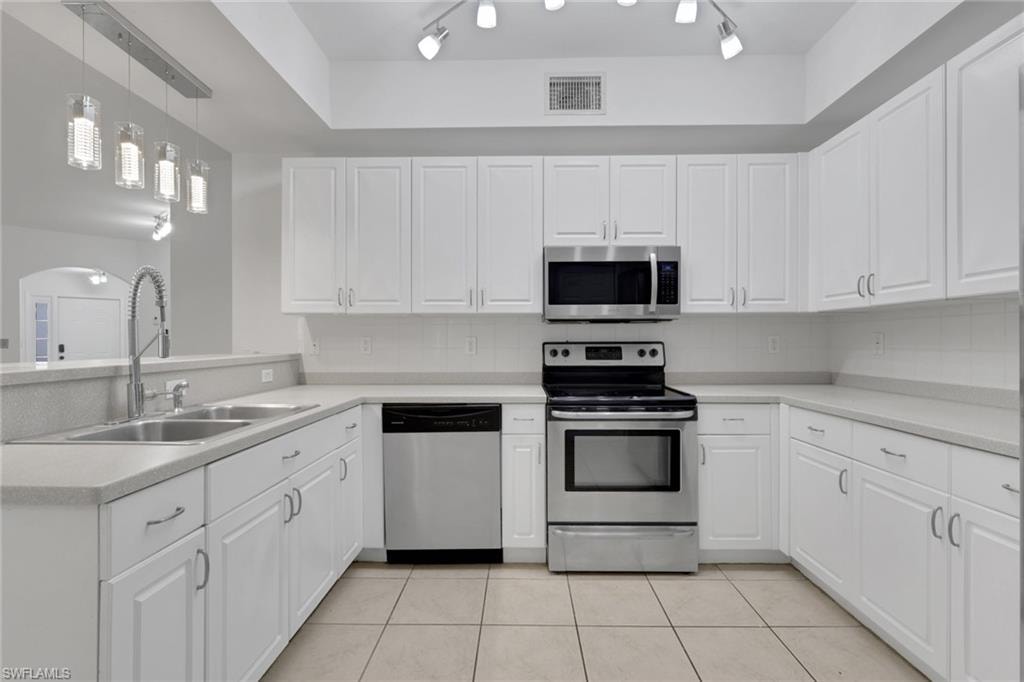 11837 Bayport LN 703 photo 15