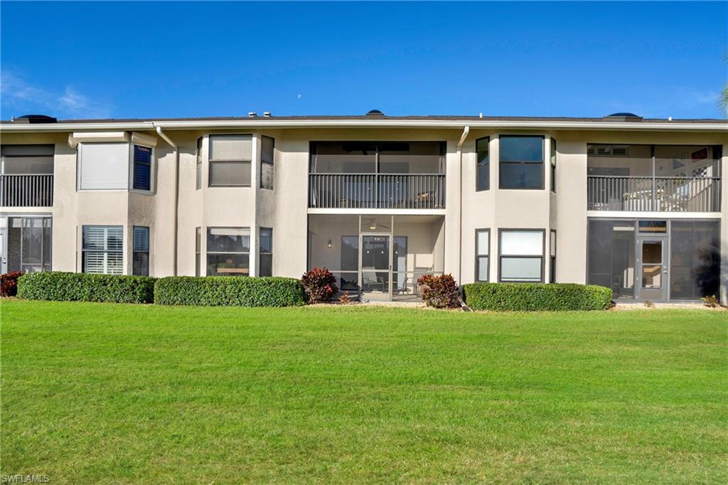 View of apartment building / complex
