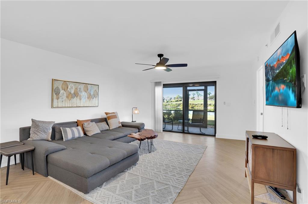 Living area with ceiling fan