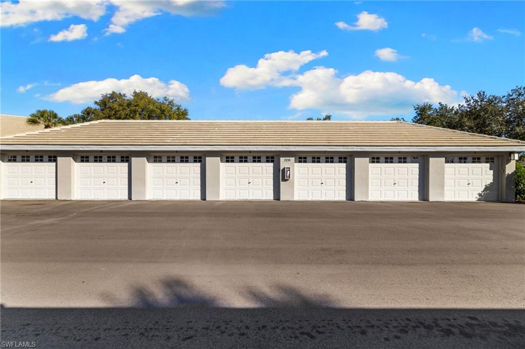 2215 Chesterbrook CT 203 photo 28