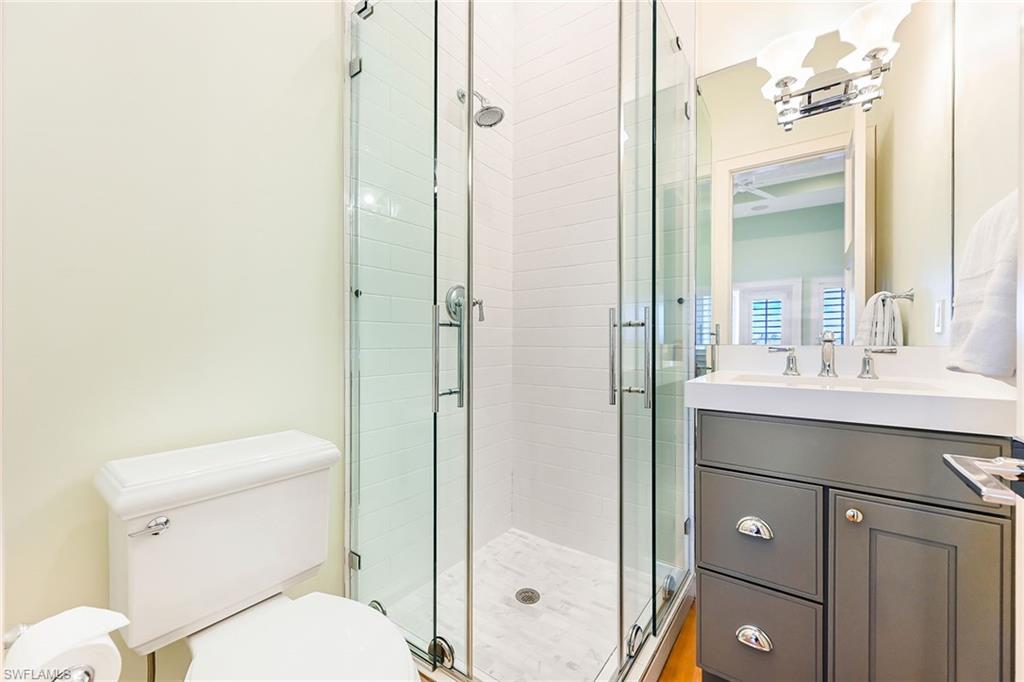 2nd Floor Guest Suite Bath
