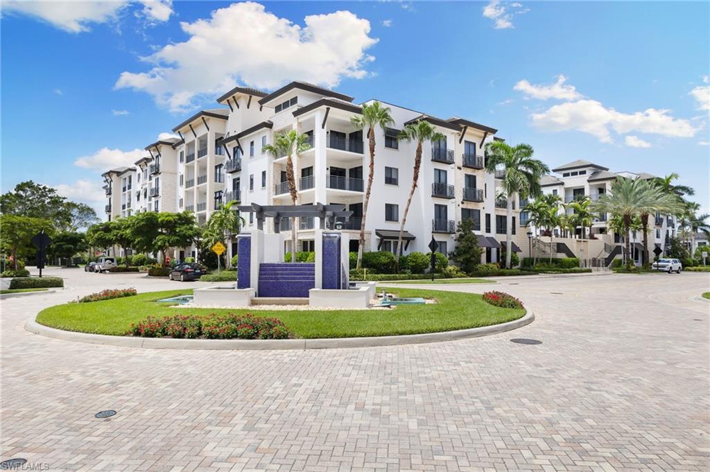 View of apartment building / complex