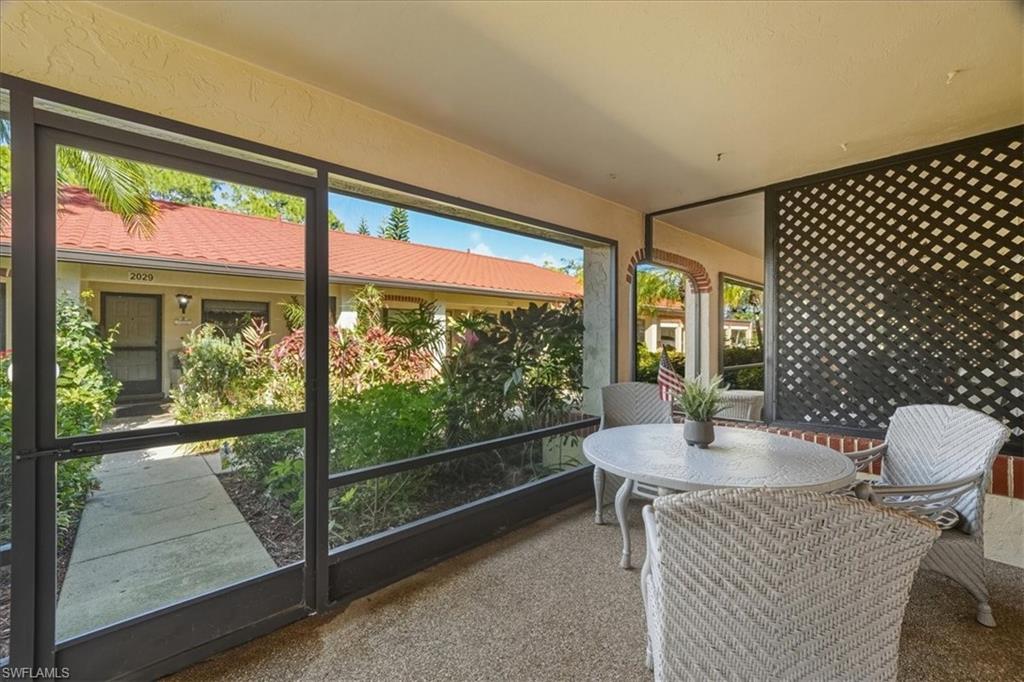 View of sunroom / solarium