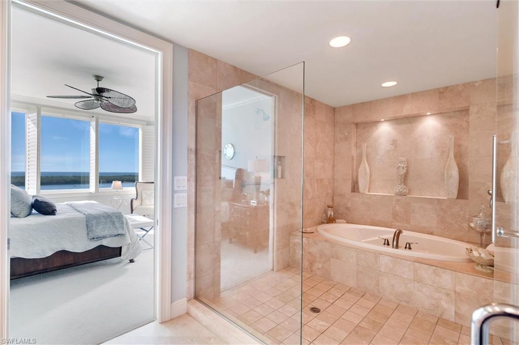 265 Indies WAY 802 photo 17