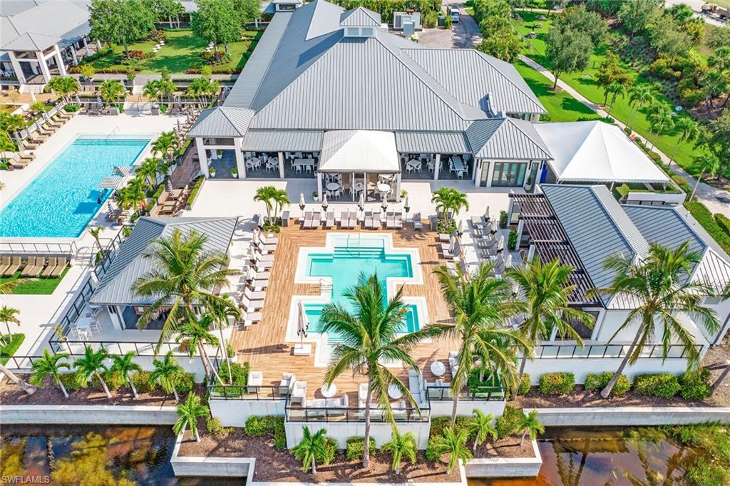 Bird's eye view of a Kalea Bay pool area.