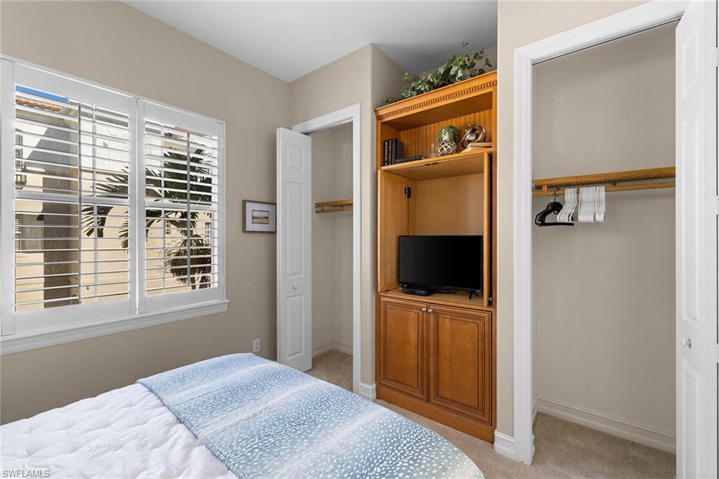 2864 Tiburon BLVD E 102 photo 29