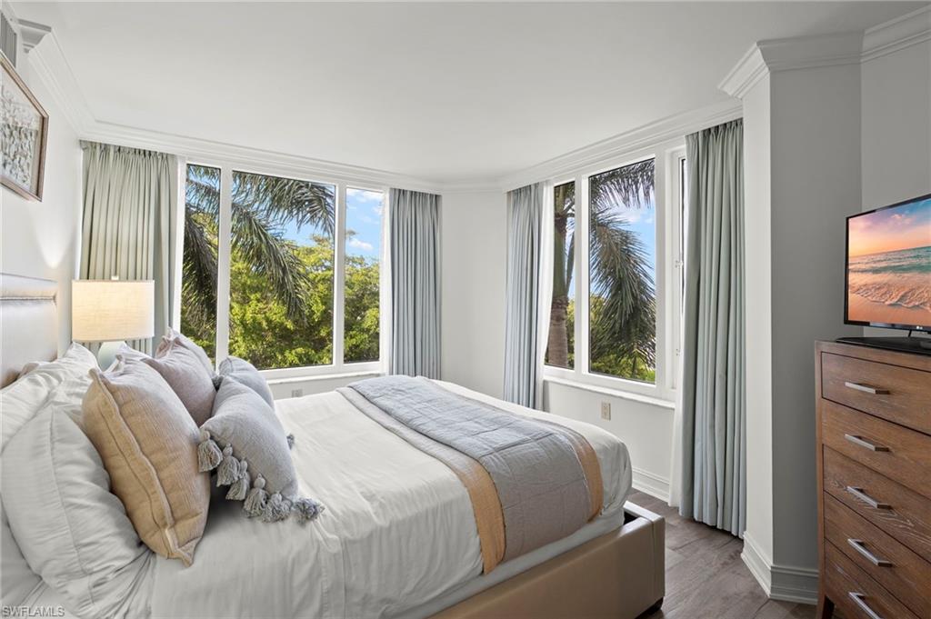 Guest bedroom with coastal vibes