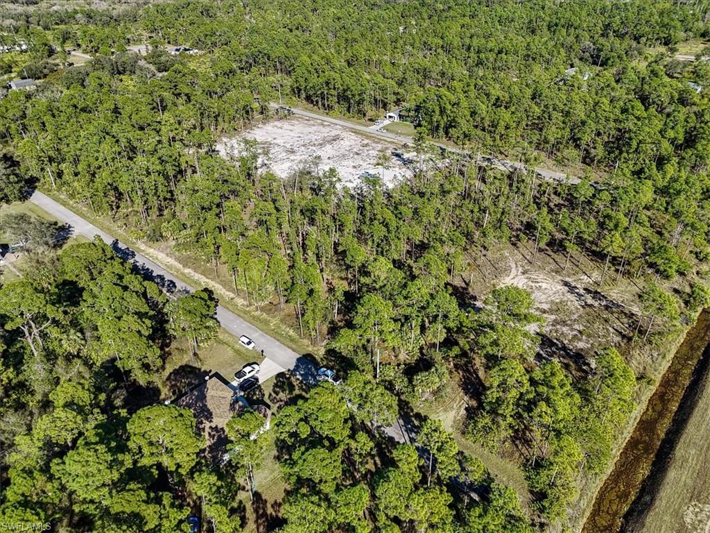 Aerial view of property and surrounding area