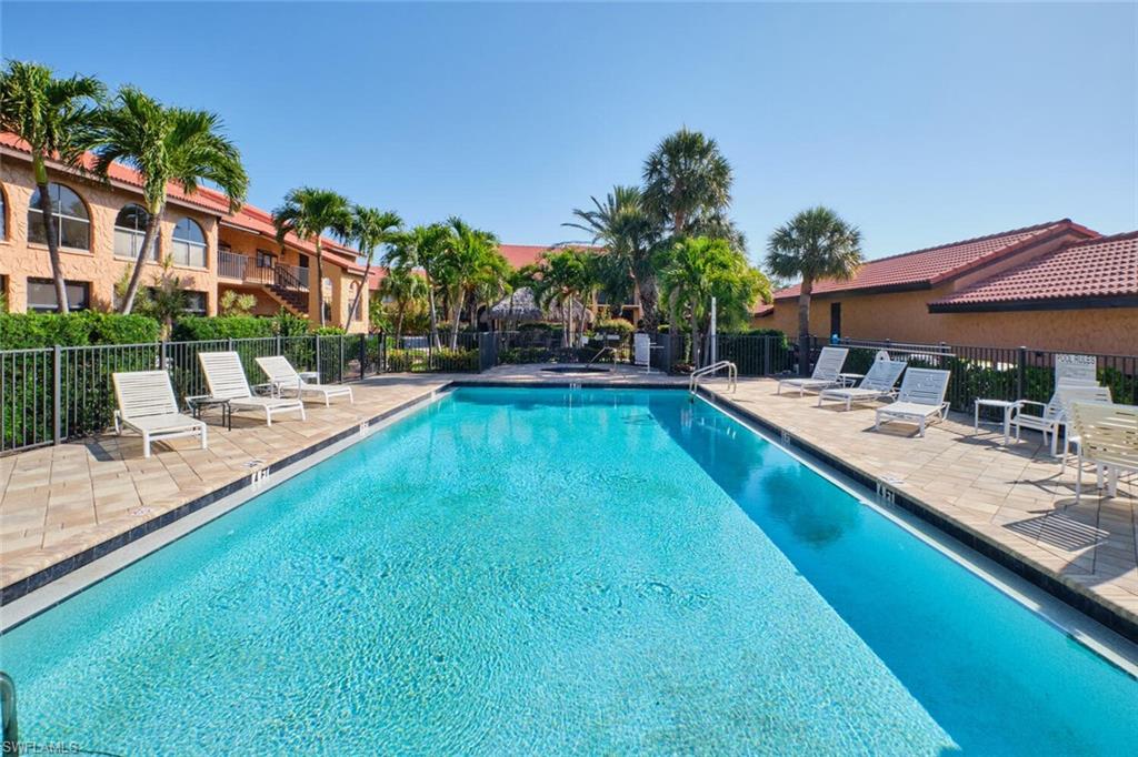 HUGE HEATED POOL