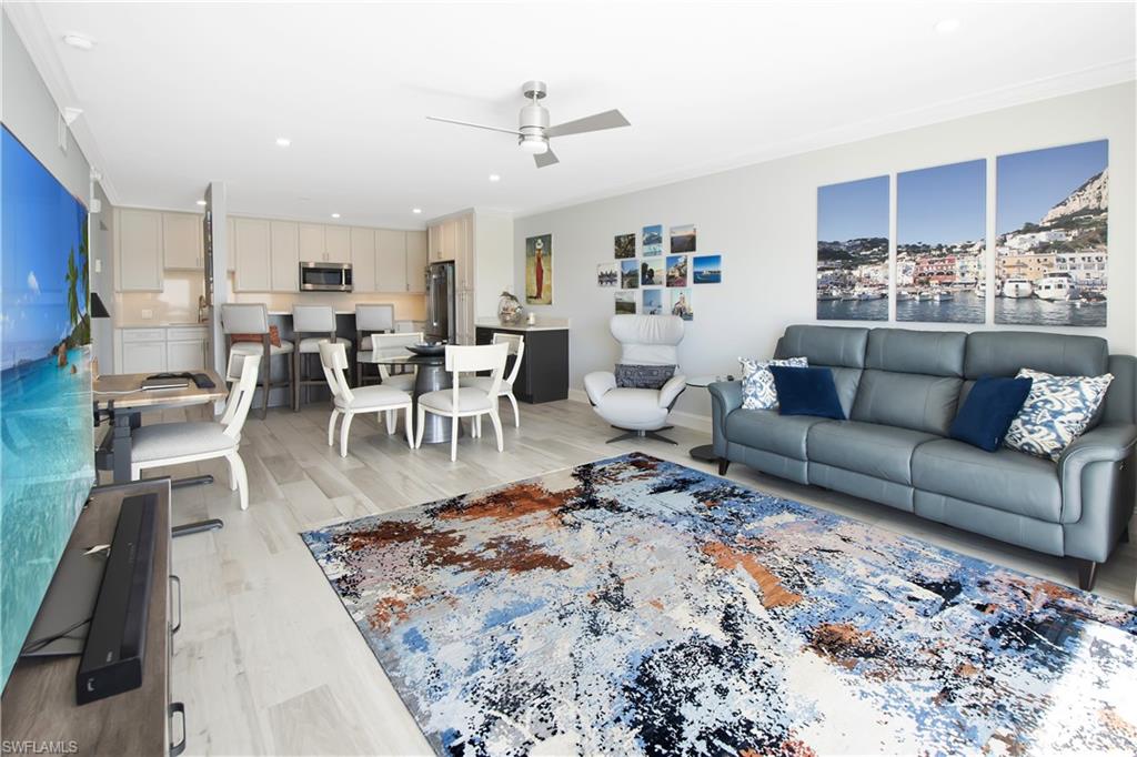 60 Pelican ST W 505