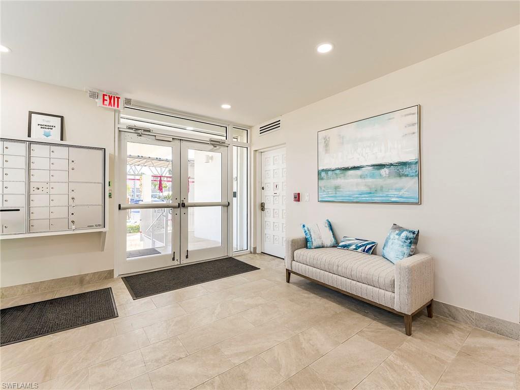 Common area featuring recessed lighting