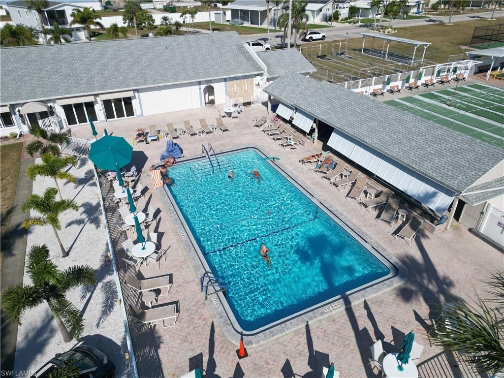 Community pool