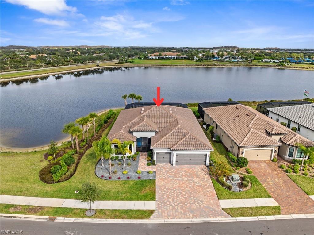 Lake views on 3 sides