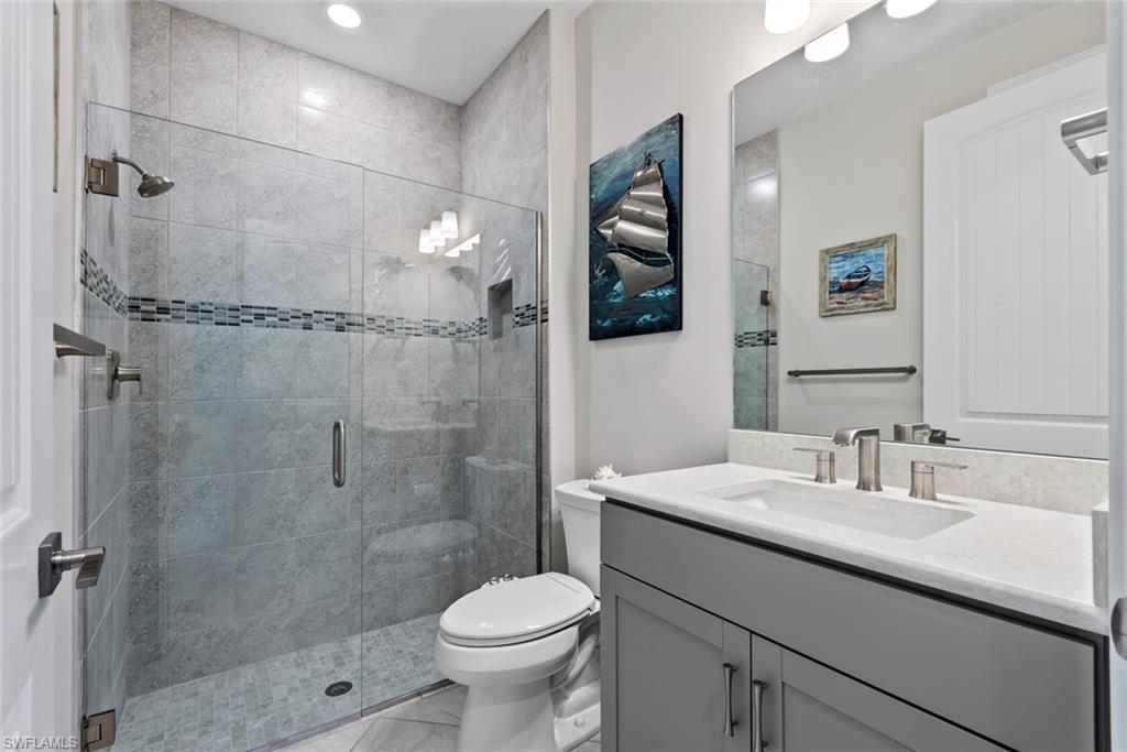 Guest en-suite bathroom